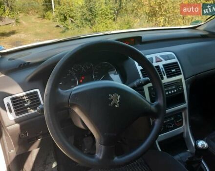 Білий Пежо 307, об'ємом двигуна 1.56 л та пробігом 242 тис. км за 3900 $, фото 9 на Automoto.ua