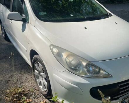 Белый Пежо 307, объемом двигателя 1.59 л и пробегом 600 тыс. км за 4500 $, фото 1 на Automoto.ua