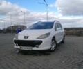 Белый Пежо 307, объемом двигателя 1.6 л и пробегом 280 тыс. км за 4800 $, фото 1 на Automoto.ua