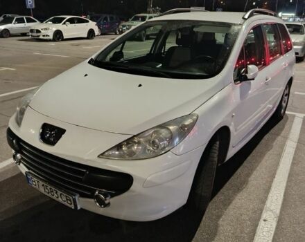 Белый Пежо 307, объемом двигателя 2 л и пробегом 300 тыс. км за 3500 $, фото 1 на Automoto.ua