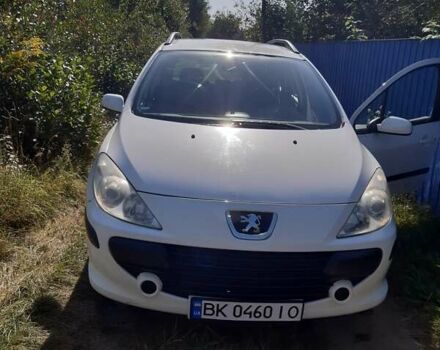 Білий Пежо 307, об'ємом двигуна 1.56 л та пробігом 242 тис. км за 3900 $, фото 1 на Automoto.ua