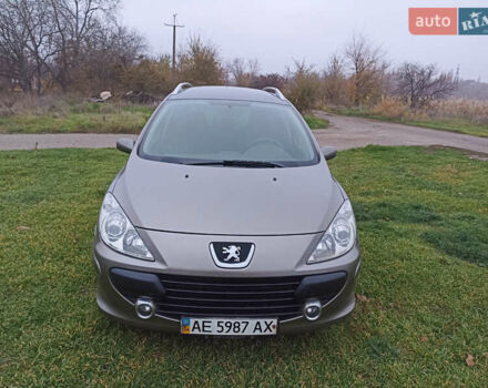 Бежевый Пежо 307, объемом двигателя 2 л и пробегом 86 тыс. км за 4850 $, фото 2 на Automoto.ua