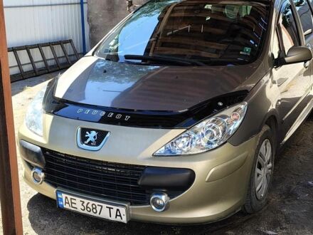 Бежевый Пежо 307, объемом двигателя 1.6 л и пробегом 280 тыс. км за 3750 $, фото 1 на Automoto.ua