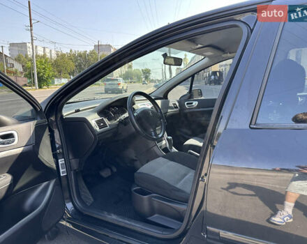 Черный Пежо 307, объемом двигателя 1.6 л и пробегом 240 тыс. км за 3800 $, фото 4 на Automoto.ua
