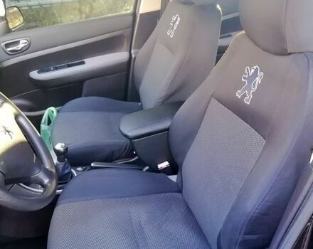 Черный Пежо 307, объемом двигателя 1.6 л и пробегом 190 тыс. км за 2650 $, фото 6 на Automoto.ua