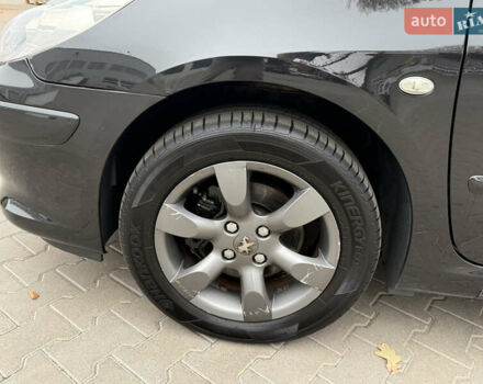 Чорний Пежо 307, об'ємом двигуна 1.6 л та пробігом 256 тис. км за 4700 $, фото 5 на Automoto.ua