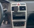 Чорний Пежо 307, об'ємом двигуна 1.59 л та пробігом 303 тис. км за 3900 $, фото 8 на Automoto.ua