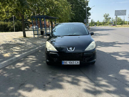 Черный Пежо 307, объемом двигателя 1.59 л и пробегом 162 тыс. км за 4500 $, фото 1 на Automoto.ua