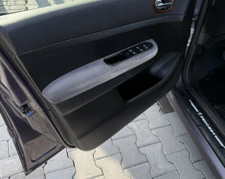 Фіолетовий Пежо 307, об'ємом двигуна 2 л та пробігом 262 тис. км за 3600 $, фото 7 на Automoto.ua