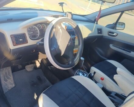 Фиолетовый Пежо 307, объемом двигателя 2 л и пробегом 250 тыс. км за 3499 $, фото 6 на Automoto.ua