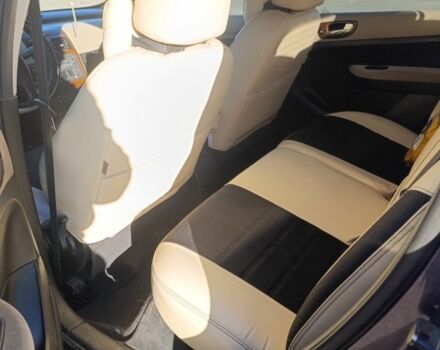 Фиолетовый Пежо 307, объемом двигателя 2 л и пробегом 250 тыс. км за 3499 $, фото 8 на Automoto.ua