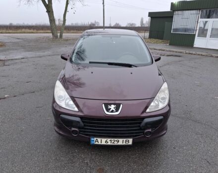 Фиолетовый Пежо 307, объемом двигателя 1.6 л и пробегом 230 тыс. км за 4000 $, фото 1 на Automoto.ua