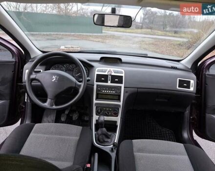 Фиолетовый Пежо 307, объемом двигателя 1.59 л и пробегом 230 тыс. км за 4000 $, фото 13 на Automoto.ua