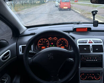 Фіолетовий Пежо 307, об'ємом двигуна 1.59 л та пробігом 183 тис. км за 4500 $, фото 12 на Automoto.ua