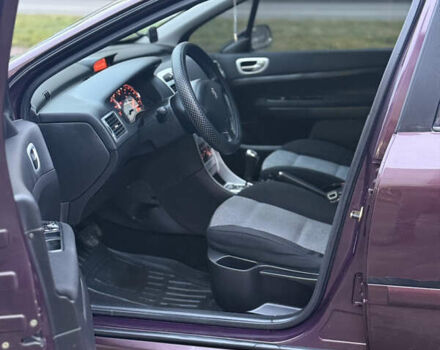 Фіолетовий Пежо 307, об'ємом двигуна 1.59 л та пробігом 183 тис. км за 4500 $, фото 9 на Automoto.ua