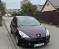 Фиолетовый Пежо 307, объемом двигателя 1.6 л и пробегом 300 тыс. км за 3300 $, фото 1 на Automoto.ua