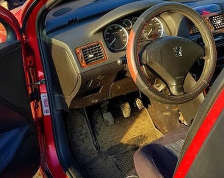 Червоний Пежо 307, об'ємом двигуна 1.6 л та пробігом 312 тис. км за 2400 $, фото 5 на Automoto.ua