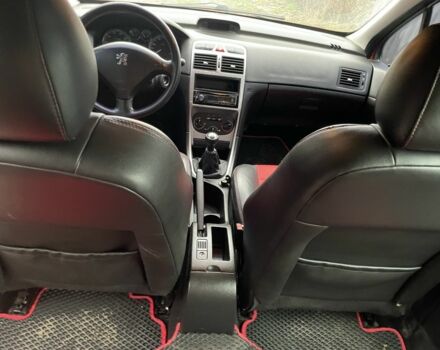 Червоний Пежо 307, об'ємом двигуна 1.4 л та пробігом 199 тис. км за 2900 $, фото 9 на Automoto.ua