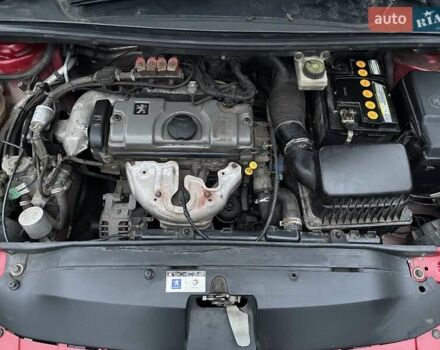 Красный Пежо 307, объемом двигателя 1.4 л и пробегом 199 тыс. км за 2900 $, фото 8 на Automoto.ua