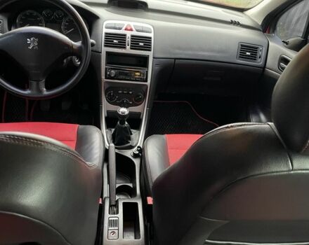 Червоний Пежо 307, об'ємом двигуна 1.4 л та пробігом 199 тис. км за 2900 $, фото 8 на Automoto.ua