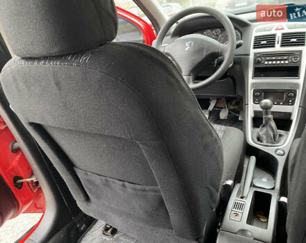 Червоний Пежо 307, об'ємом двигуна 2 л та пробігом 350 тис. км за 3250 $, фото 3 на Automoto.ua