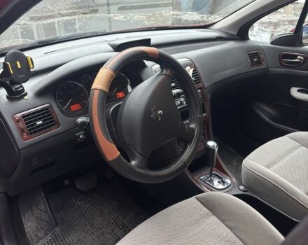 Красный Пежо 307, объемом двигателя 2 л и пробегом 111 тыс. км за 3200 $, фото 13 на Automoto.ua