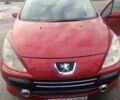 Красный Пежо 307, объемом двигателя 2 л и пробегом 315 тыс. км за 3500 $, фото 1 на Automoto.ua