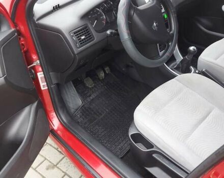 Червоний Пежо 307, об'ємом двигуна 1.4 л та пробігом 184 тис. км за 3350 $, фото 7 на Automoto.ua