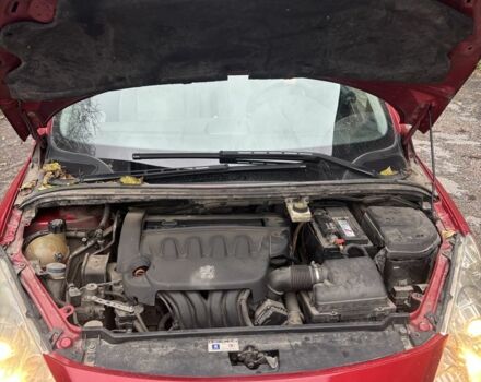 Красный Пежо 307, объемом двигателя 2 л и пробегом 111 тыс. км за 3200 $, фото 19 на Automoto.ua
