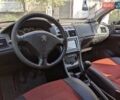 Червоний Пежо 307, об'ємом двигуна 1.4 л та пробігом 277 тис. км за 3000 $, фото 5 на Automoto.ua