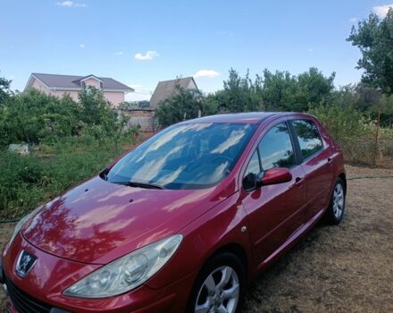 Красный Пежо 307, объемом двигателя 2 л и пробегом 159 тыс. км за 5000 $, фото 2 на Automoto.ua