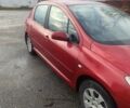 Красный Пежо 307, объемом двигателя 2 л и пробегом 315 тыс. км за 3500 $, фото 1 на Automoto.ua