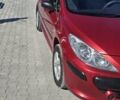 Красный Пежо 307, объемом двигателя 1.4 л и пробегом 185 тыс. км за 4000 $, фото 1 на Automoto.ua