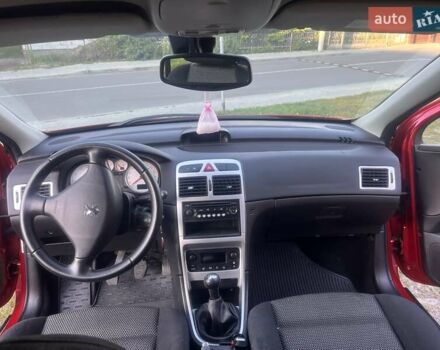 Червоний Пежо 307, об'ємом двигуна 2 л та пробігом 225 тис. км за 4000 $, фото 5 на Automoto.ua