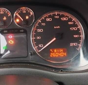 Красный Пежо 307, объемом двигателя 2 л и пробегом 260 тыс. км за 2600 $, фото 7 на Automoto.ua