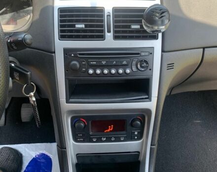 Красный Пежо 307, объемом двигателя 2 л и пробегом 206 тыс. км за 4400 $, фото 13 на Automoto.ua