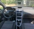 Красный Пежо 307, объемом двигателя 2 л и пробегом 205 тыс. км за 5100 $, фото 3 на Automoto.ua