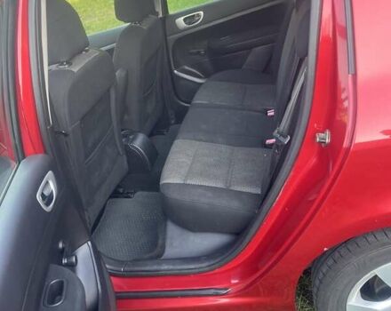 Червоний Пежо 307, об'ємом двигуна 2 л та пробігом 225 тис. км за 4000 $, фото 6 на Automoto.ua