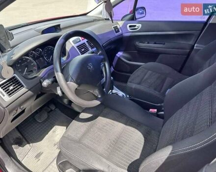 Красный Пежо 307, объемом двигателя 1.6 л и пробегом 216 тыс. км за 4800 $, фото 3 на Automoto.ua