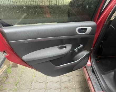 Пежо 307 2007 в Ромнах на Automoto.ua Красный Пежо 307, объемом двигателя 2 л и пробегом 211 тыс. км за 3200 $, фото 4 на Automoto.ua