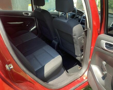 Красный Пежо 307, объемом двигателя 2 л и пробегом 206 тыс. км за 4400 $, фото 6 на Automoto.ua