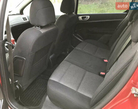 Червоний Пежо 307, об'ємом двигуна 2 л та пробігом 246 тис. км за 4500 $, фото 3 на Automoto.ua