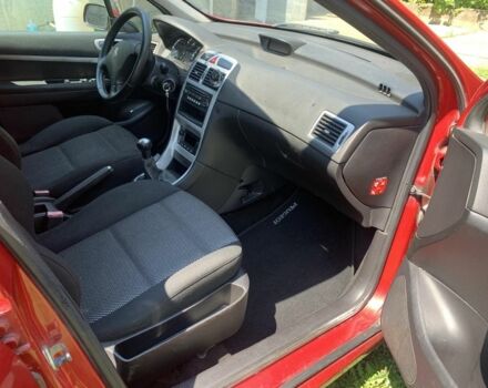 Красный Пежо 307, объемом двигателя 2 л и пробегом 205 тыс. км за 5100 $, фото 7 на Automoto.ua