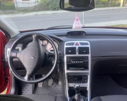 Червоний Пежо 307, об'ємом двигуна 2 л та пробігом 225 тис. км за 3999 $, фото 6 на Automoto.ua
