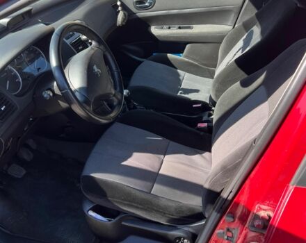 Червоний Пежо 307, об'ємом двигуна 2 л та пробігом 379 тис. км за 4000 $, фото 2 на Automoto.ua