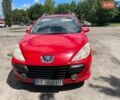 Красный Пежо 307, объемом двигателя 1.59 л и пробегом 335 тыс. км за 2300 $, фото 1 на Automoto.ua