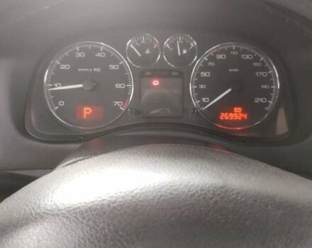 Красный Пежо 307, объемом двигателя 2 л и пробегом 269 тыс. км за 4700 $, фото 6 на Automoto.ua
