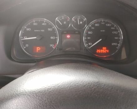 Червоний Пежо 307, об'ємом двигуна 2 л та пробігом 269 тис. км за 4700 $, фото 7 на Automoto.ua