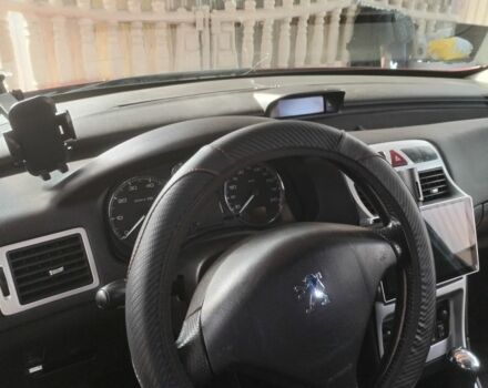 Червоний Пежо 307, об'ємом двигуна 2 л та пробігом 269 тис. км за 4700 $, фото 5 на Automoto.ua