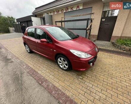 Красный Пежо 307, объемом двигателя 2 л и пробегом 269 тыс. км за 4700 $, фото 7 на Automoto.ua